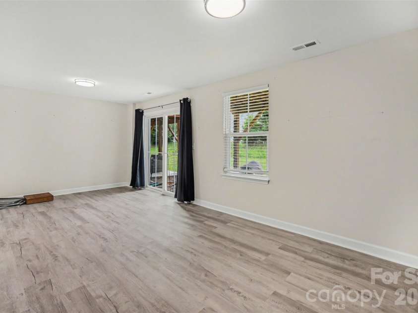 2662 Grantham Place Drive, Fort Mill, SC 29715.  MLS# CAR4415744, YatesRealty ID 26402. 