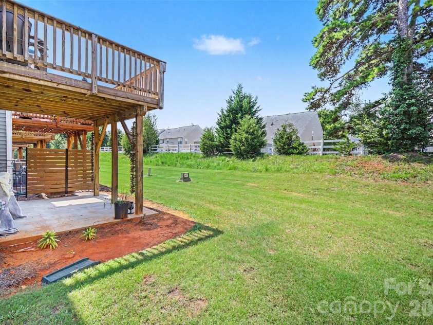 2662 Grantham Place Drive, Fort Mill, SC 29715.  MLS# CAR4415744, YatesRealty ID 26402. 