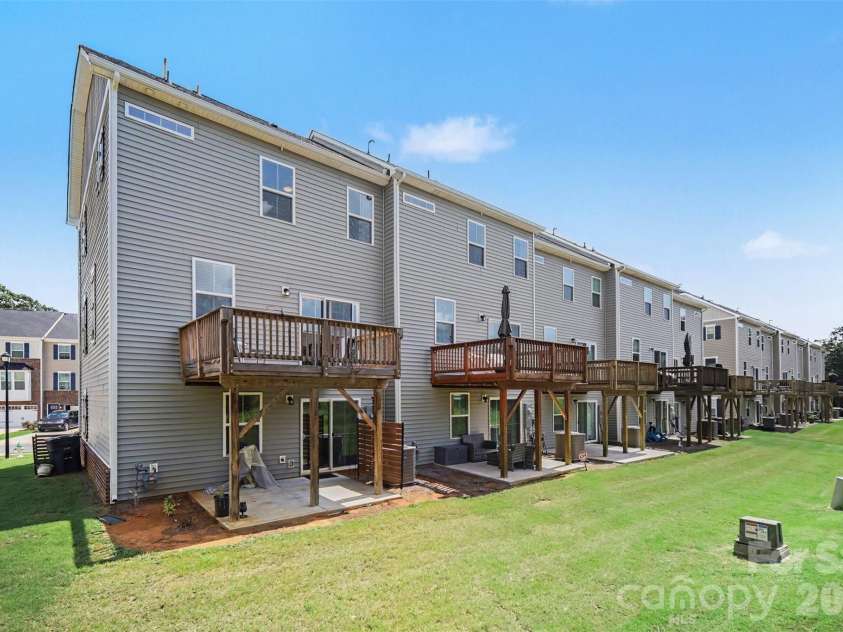 2662 Grantham Place Drive, Fort Mill, SC 29715.  MLS# CAR4415744, YatesRealty ID 26402. 