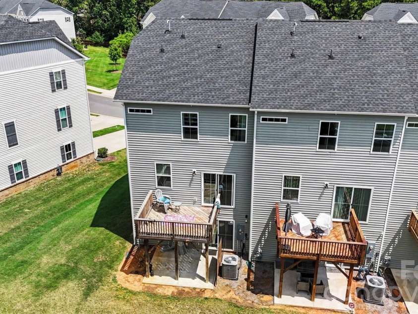 2662 Grantham Place Drive, Fort Mill, SC 29715.  MLS# CAR4415744, YatesRealty ID 26402. 