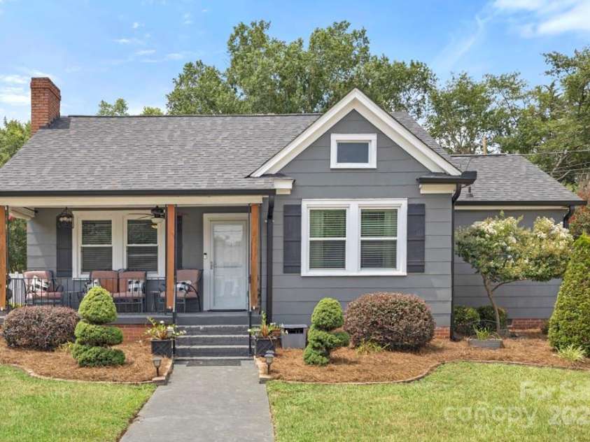 305 Marion Street, Kershaw, SC 29067.  MLS# CAR4278646, YatesRealty ID 26403. 