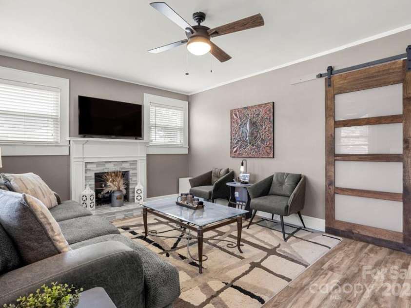 305 Marion Street, Kershaw, SC 29067.  MLS# CAR4278646, YatesRealty ID 26403. 