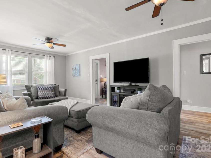 305 Marion Street, Kershaw, SC 29067.  MLS# CAR4278646, YatesRealty ID 26403. 