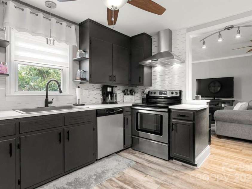 305 Marion Street, Kershaw, SC 29067.  MLS# CAR4278646, YatesRealty ID 26403. 