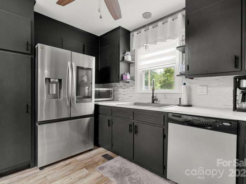 305 Marion Street, Kershaw, SC 29067.  MLS# CAR4278646, YatesRealty ID 26403. 