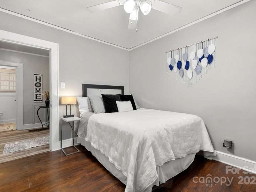 305 Marion Street, Kershaw, SC 29067.  MLS# CAR4278646, YatesRealty ID 26403. 