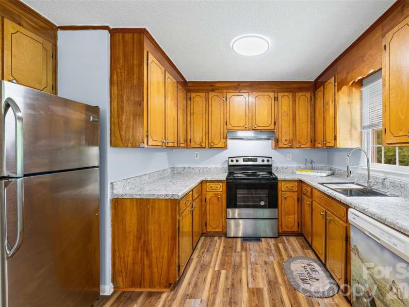 1421 Flint Hill Street, Rock Hill, SC 29730.  MLS# CAR4385287, YatesRealty ID 26404. 