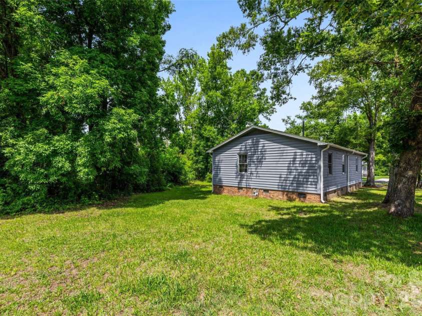 1421 Flint Hill Street, Rock Hill, SC 29730.  MLS# CAR4385287, YatesRealty ID 26404. 