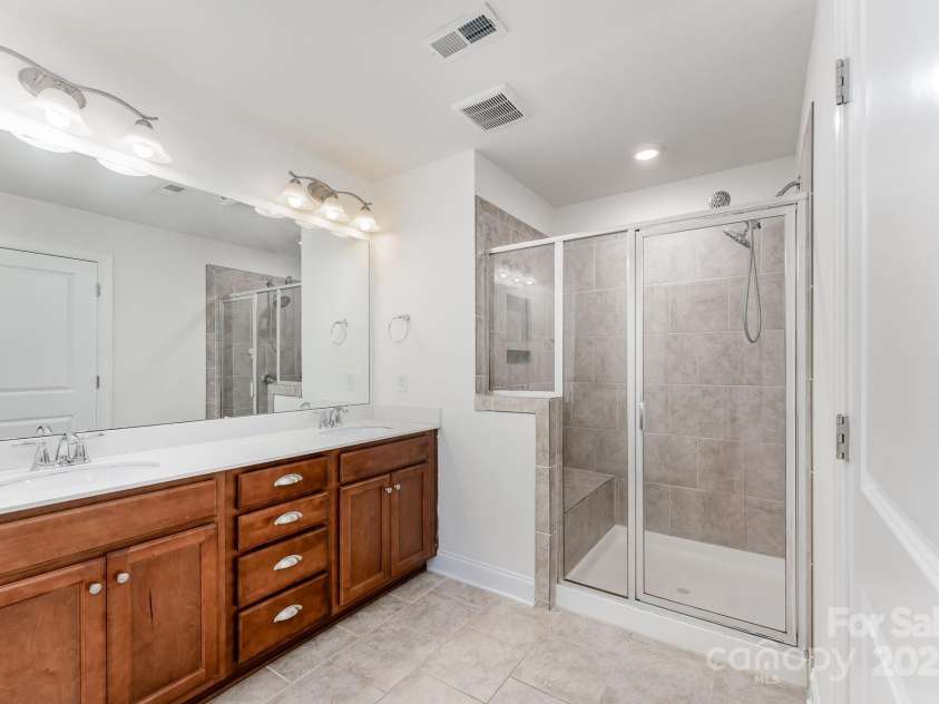 15524 Scholastic Drive, Charlotte, NC 28277.  MLS# CAR4266117, YatesRealty ID 26404. 