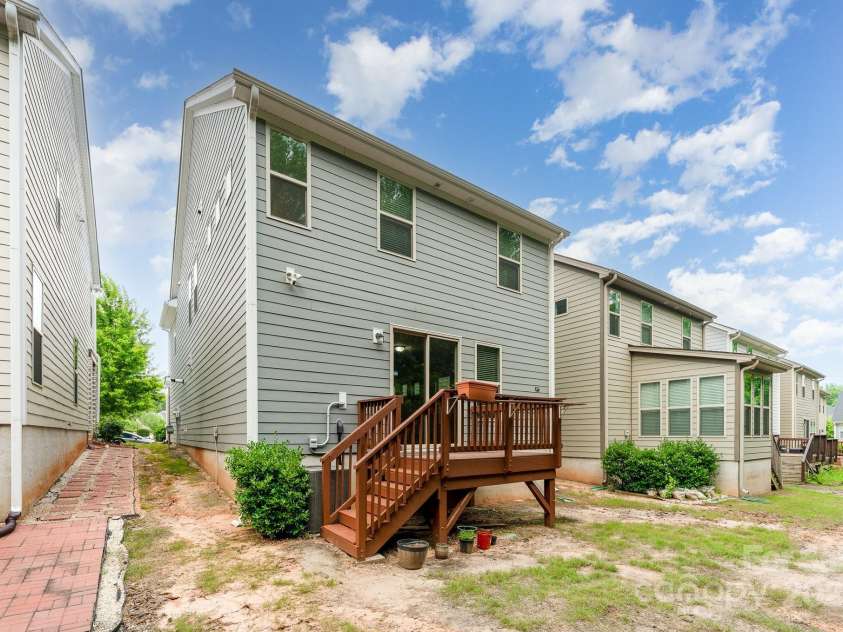 15524 Scholastic Drive, Charlotte, NC 28277.  MLS# CAR4266117, YatesRealty ID 26404. 