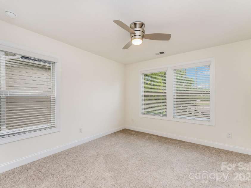 15524 Scholastic Drive, Charlotte, NC 28277.  MLS# CAR4266117, YatesRealty ID 26404. 