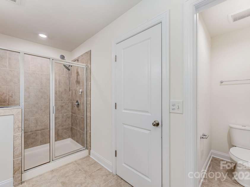 15524 Scholastic Drive, Charlotte, NC 28277.  MLS# CAR4266117, YatesRealty ID 26404. 