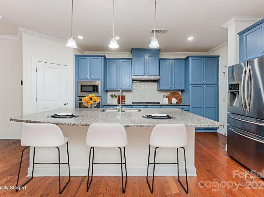 15524 Scholastic Drive, Charlotte, NC 28277.  MLS# CAR4266117, YatesRealty ID 26404. 