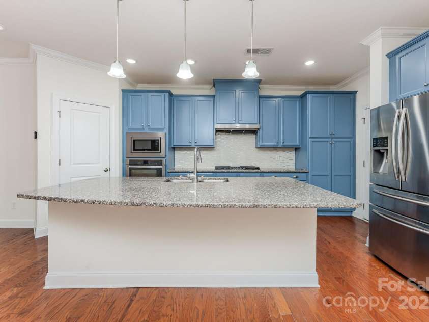 15524 Scholastic Drive, Charlotte, NC 28277.  MLS# CAR4266117, YatesRealty ID 26404. 