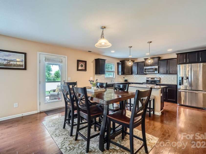 10920 Dapple Grey Lane, Charlotte, NC 28213.  MLS# CAR4277873, YatesRealty ID 26406. 