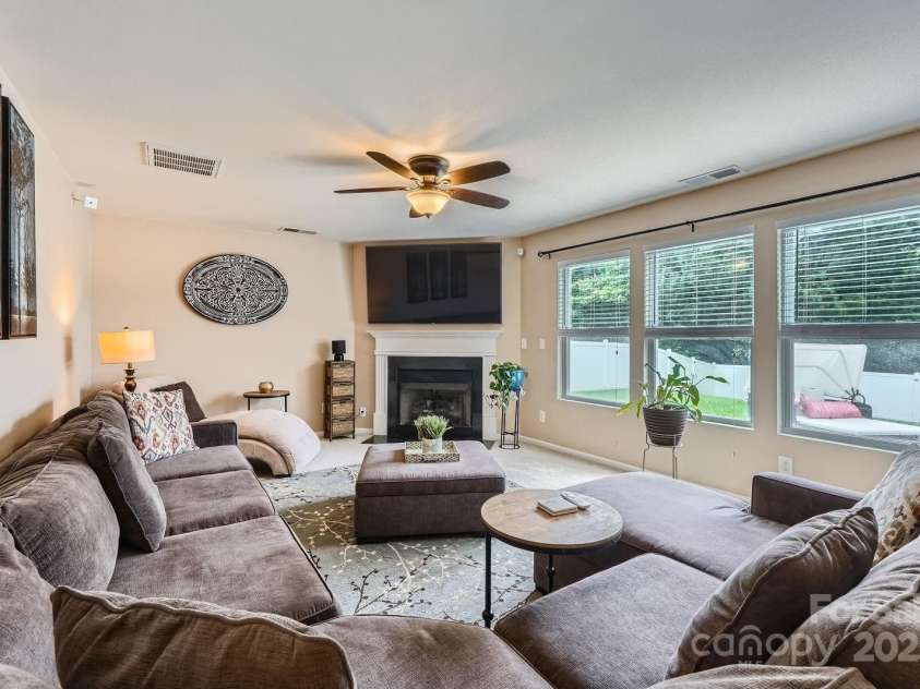 10920 Dapple Grey Lane, Charlotte, NC 28213.  MLS# CAR4277873, YatesRealty ID 26406. 