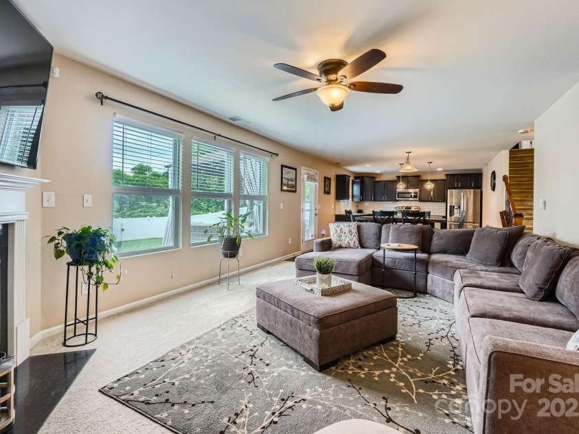 10920 Dapple Grey Lane, Charlotte, NC 28213.  MLS# CAR4277873, YatesRealty ID 26406. 