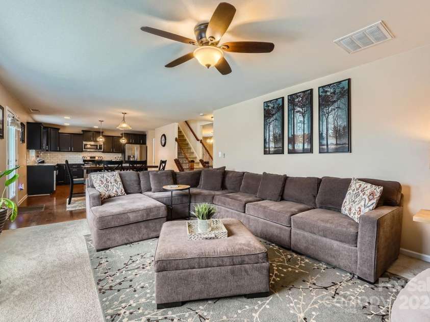 10920 Dapple Grey Lane, Charlotte, NC 28213.  MLS# CAR4277873, YatesRealty ID 26406. 