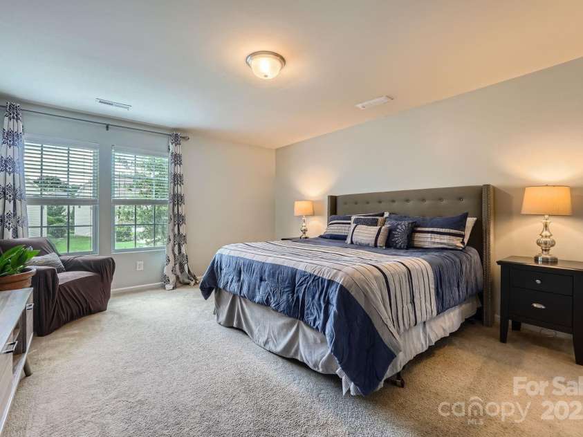 10920 Dapple Grey Lane, Charlotte, NC 28213.  MLS# CAR4277873, YatesRealty ID 26406. 