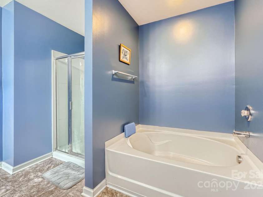 10920 Dapple Grey Lane, Charlotte, NC 28213.  MLS# CAR4277873, YatesRealty ID 26406. 