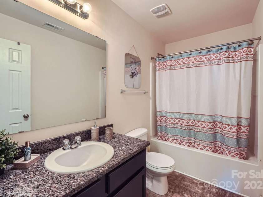 10920 Dapple Grey Lane, Charlotte, NC 28213.  MLS# CAR4277873, YatesRealty ID 26406. 