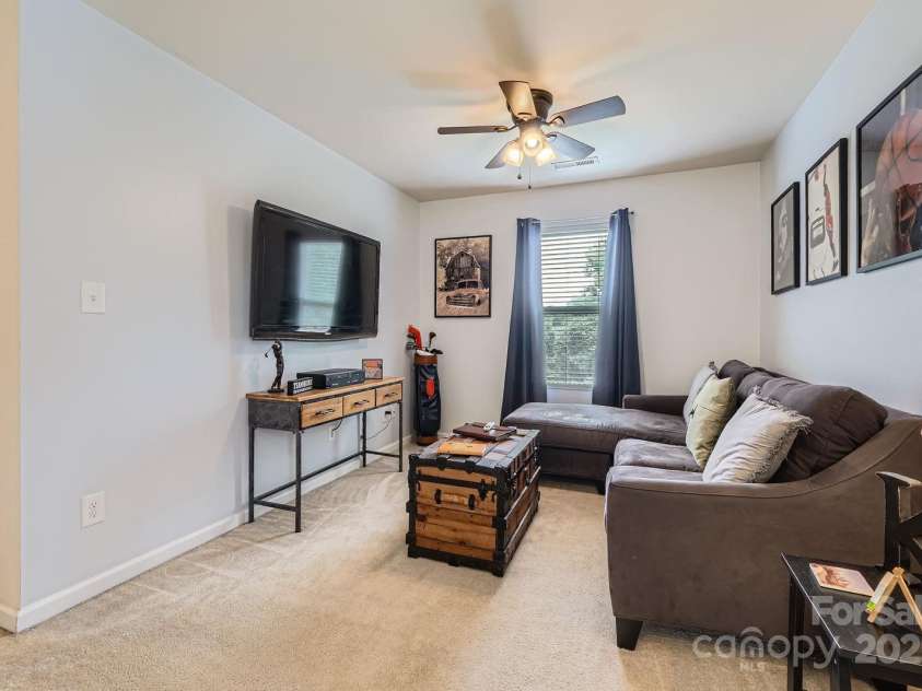 10920 Dapple Grey Lane, Charlotte, NC 28213.  MLS# CAR4277873, YatesRealty ID 26406. 