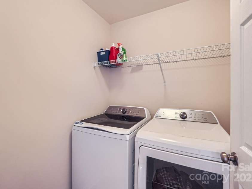 10920 Dapple Grey Lane, Charlotte, NC 28213.  MLS# CAR4277873, YatesRealty ID 26406. 