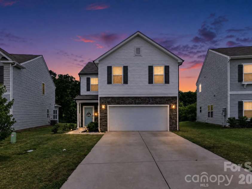 1101 Freeman View Drive, Albemarle, NC 28001.  MLS# CAR4387930, YatesRealty ID 26406. 