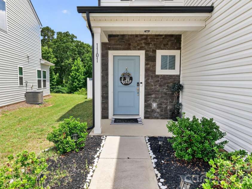 1101 Freeman View Drive, Albemarle, NC 28001.  MLS# CAR4420568, YatesRealty ID 26406. 