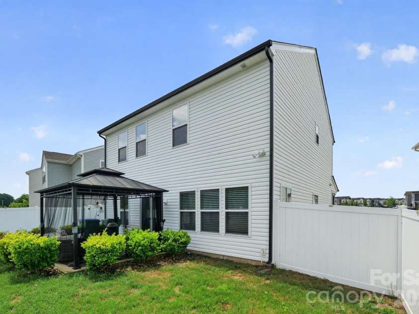 1101 Freeman View Drive, Albemarle, NC 28001.  MLS# CAR4420568, YatesRealty ID 26406. 