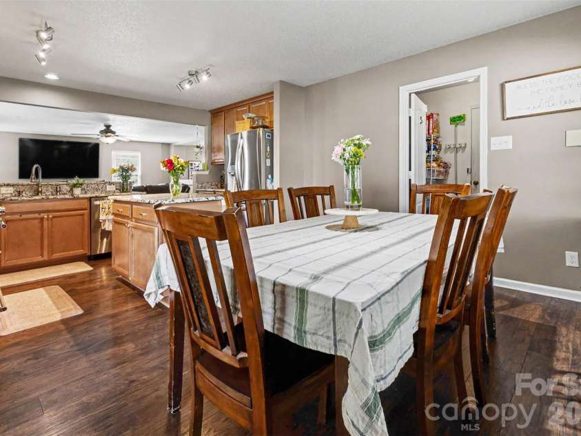 1505 Morning Dove Way, Clover, SC 29710.  MLS# CAR4387903, YatesRealty ID 26407. DINING AREA