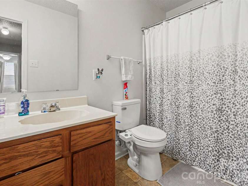 1505 Morning Dove Way, Clover, SC 29710.  MLS# CAR4387903, YatesRealty ID 26407. SHARED BATH
