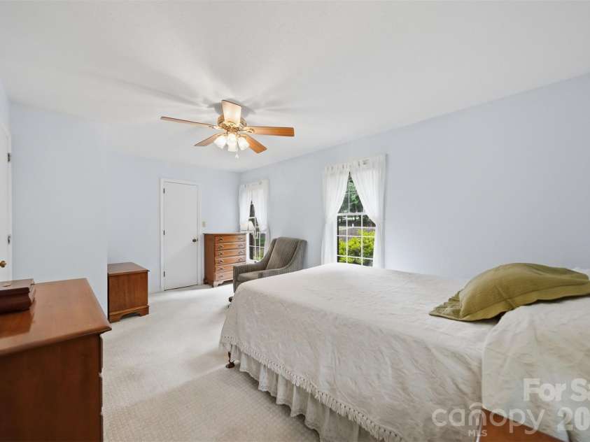 104 Laurelwood Drive, Morganton, NC 28655.  MLS# CAR4387339, YatesRealty ID 26408. 