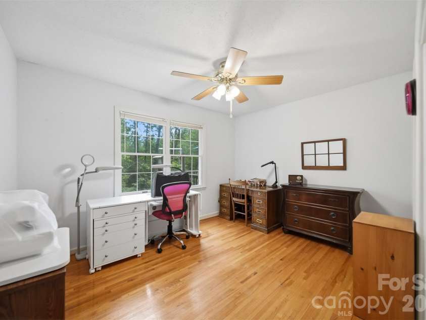 104 Laurelwood Drive, Morganton, NC 28655.  MLS# CAR4387339, YatesRealty ID 26408. 