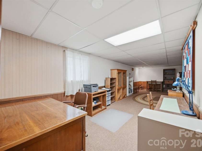 104 Laurelwood Drive, Morganton, NC 28655.  MLS# CAR4387339, YatesRealty ID 26408. 