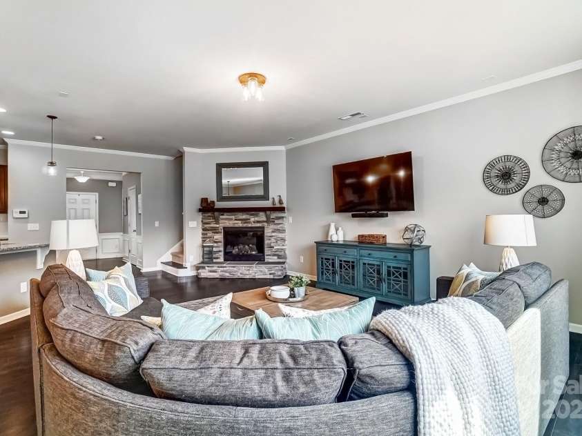 13240 Carolina Wren Court, Charlotte, NC 28278.  MLS# CAR4237425, YatesRealty ID 26408. 