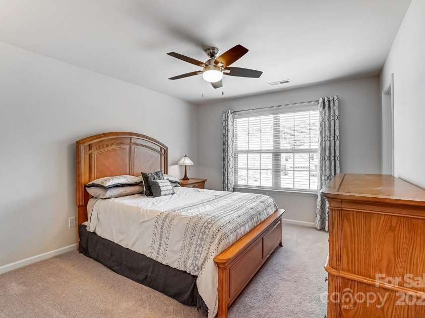 13240 Carolina Wren Court, Charlotte, NC 28278.  MLS# CAR4237425, YatesRealty ID 26408. 