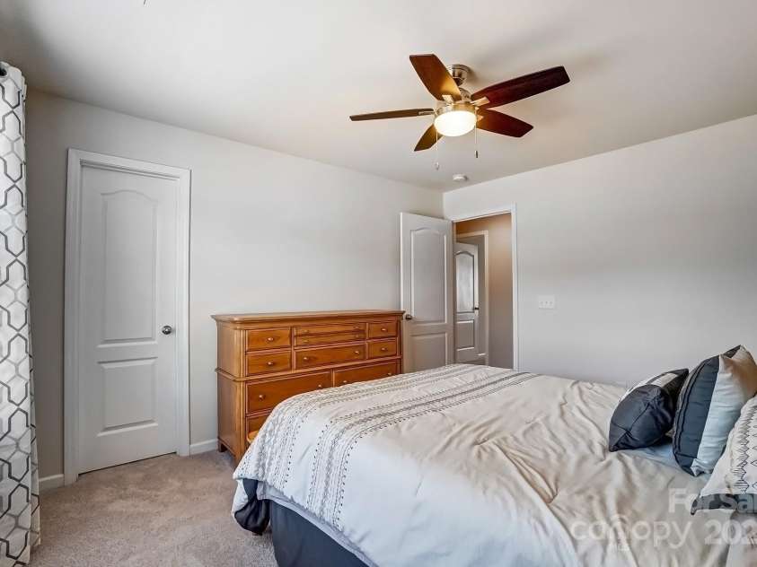 13240 Carolina Wren Court, Charlotte, NC 28278.  MLS# CAR4237425, YatesRealty ID 26408. 