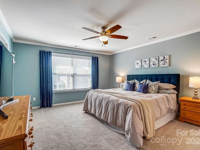 13240 Carolina Wren Court, Charlotte, NC 28278.  MLS# CAR4237425, YatesRealty ID 26408. 