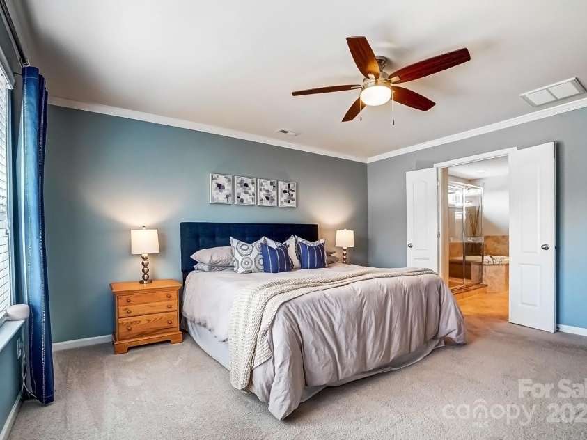 13240 Carolina Wren Court, Charlotte, NC 28278.  MLS# CAR4237425, YatesRealty ID 26408. 