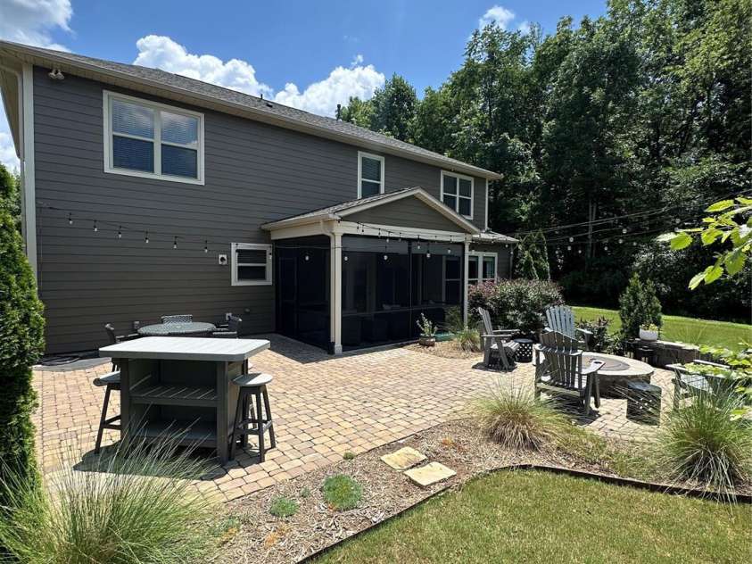 13240 Carolina Wren Court, Charlotte, NC 28278.  MLS# CAR4237425, YatesRealty ID 26408. 