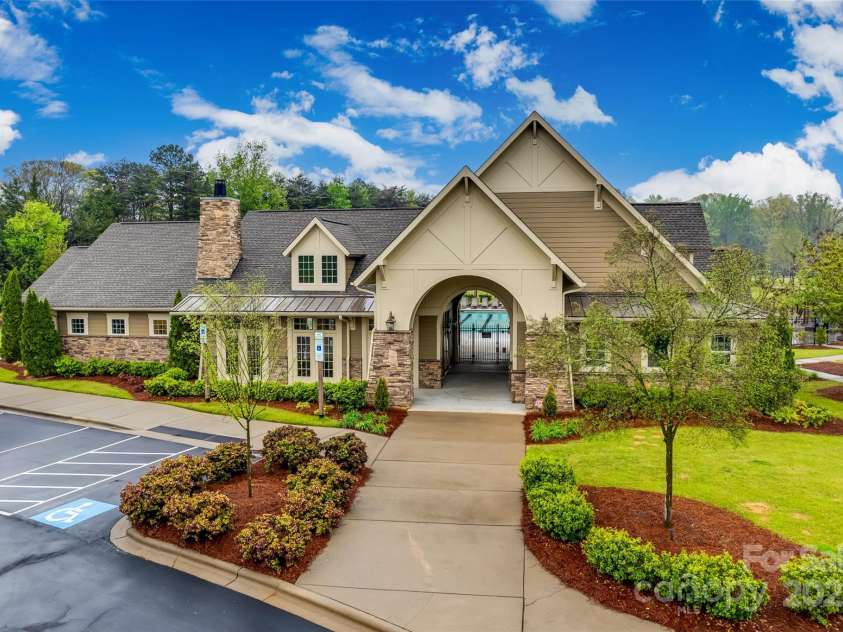 13240 Carolina Wren Court, Charlotte, NC 28278.  MLS# CAR4237425, YatesRealty ID 26408. 