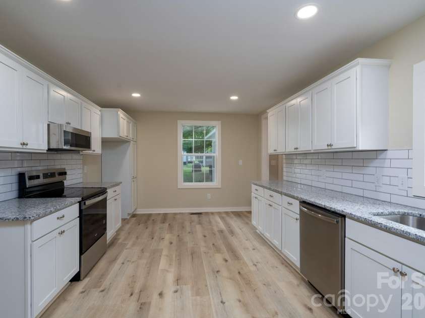 185 Garden Lane, Salisbury, NC 28146.  MLS# CAR4387378, YatesRealty ID 26409. 