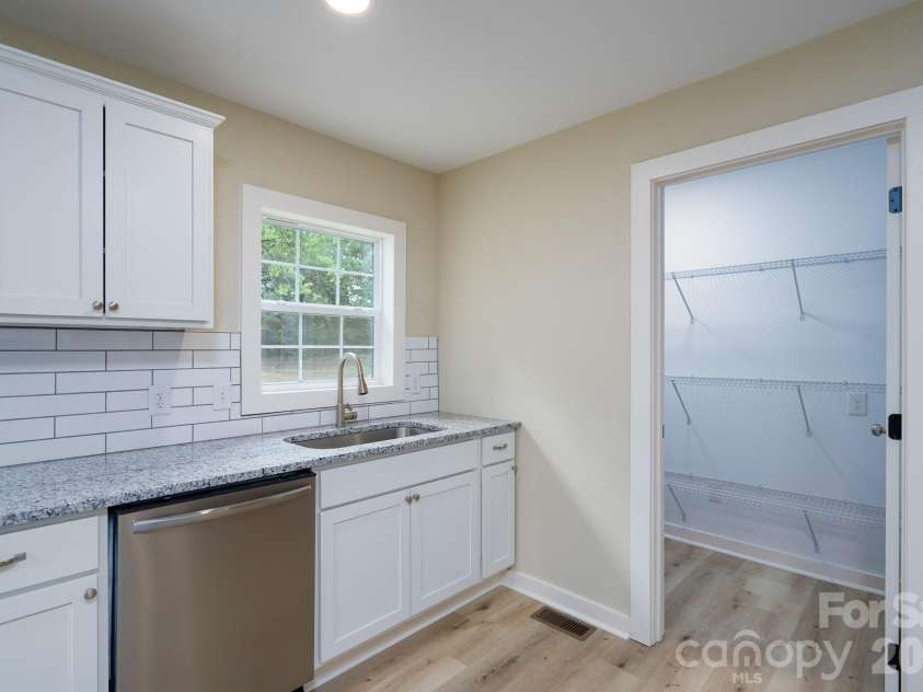185 Garden Lane, Salisbury, NC 28146.  MLS# CAR4387378, YatesRealty ID 26409. 