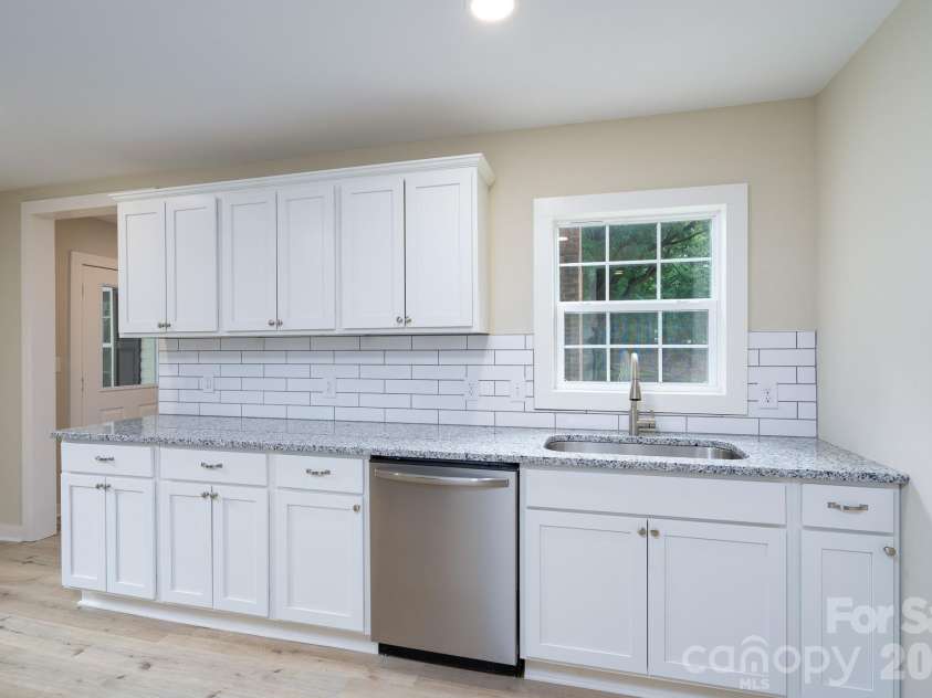 185 Garden Lane, Salisbury, NC 28146.  MLS# CAR4387378, YatesRealty ID 26409. 