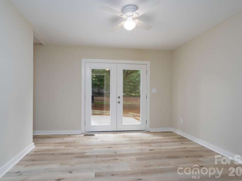 185 Garden Lane, Salisbury, NC 28146.  MLS# CAR4387378, YatesRealty ID 26409. 