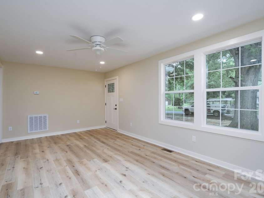 185 Garden Lane, Salisbury, NC 28146.  MLS# CAR4387378, YatesRealty ID 26409. 