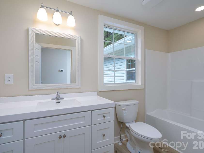 185 Garden Lane, Salisbury, NC 28146.  MLS# CAR4387378, YatesRealty ID 26409. 