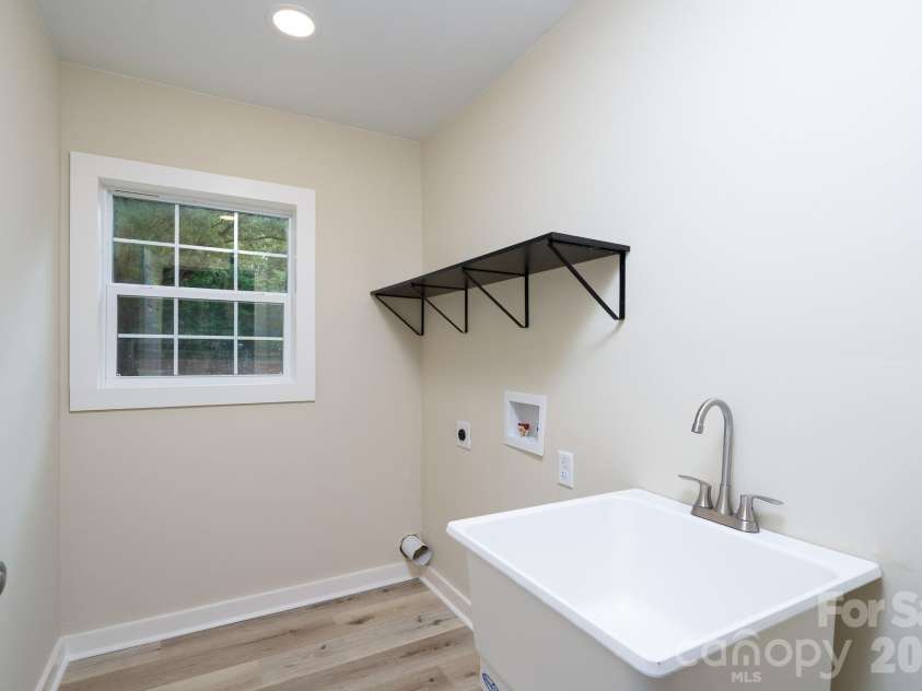 185 Garden Lane, Salisbury, NC 28146.  MLS# CAR4387378, YatesRealty ID 26409. 