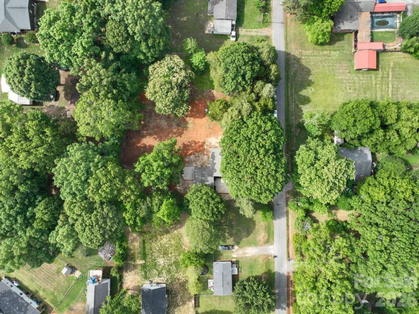 185 Garden Lane, Salisbury, NC 28146.  MLS# CAR4387378, YatesRealty ID 26409. 